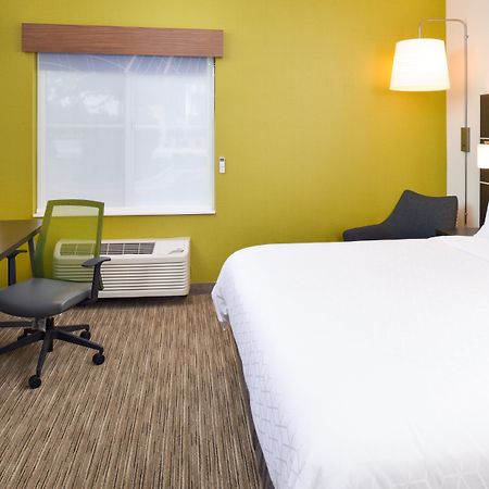 Holiday Inn Express Wixom By Ihg Kültér fotó
