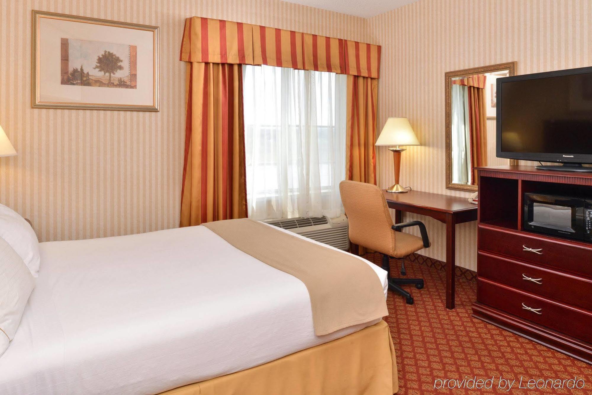 Holiday Inn Express Wixom By Ihg Kültér fotó