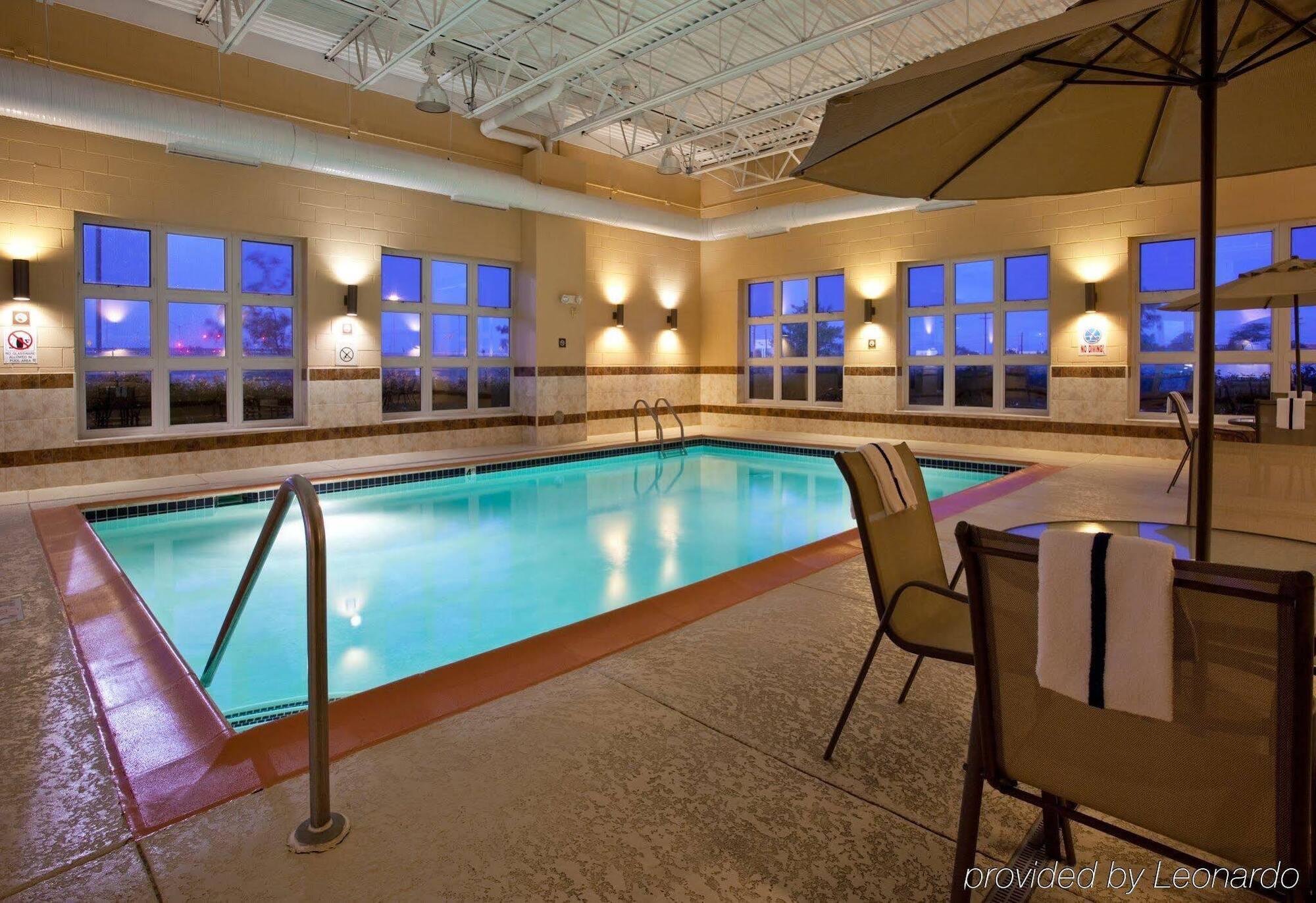 Holiday Inn Express Wixom By Ihg Kültér fotó